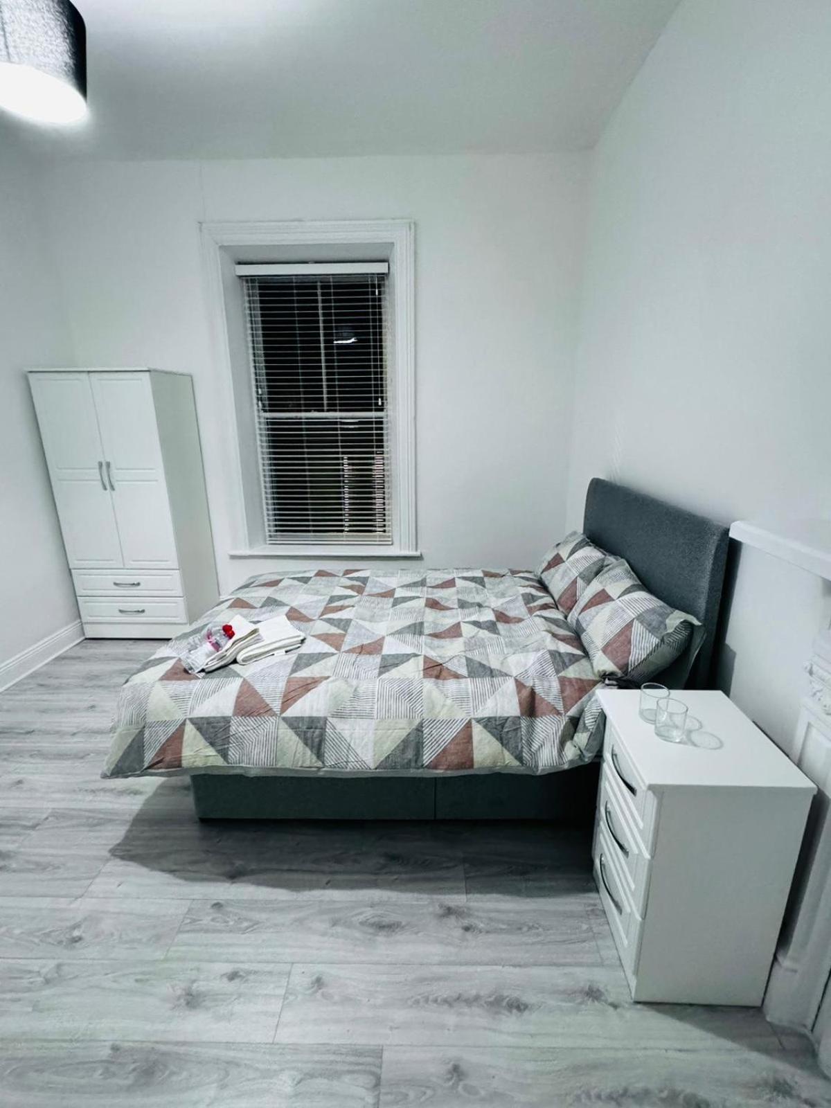 Naas Town - Budget Double Bedrooms Eksteriør billede